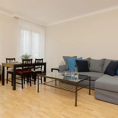 Zelazna Comfortable Center Of By Renters