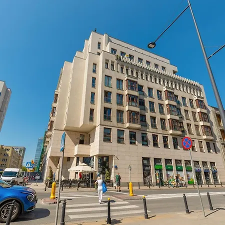 Zelazna Comfortable Center Of By Renters *
