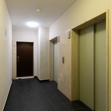 Zelazna Comfortable Center Of By Renters