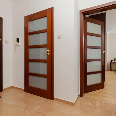 Zelazna Comfortable Center Of By Renters Apartment Warschau